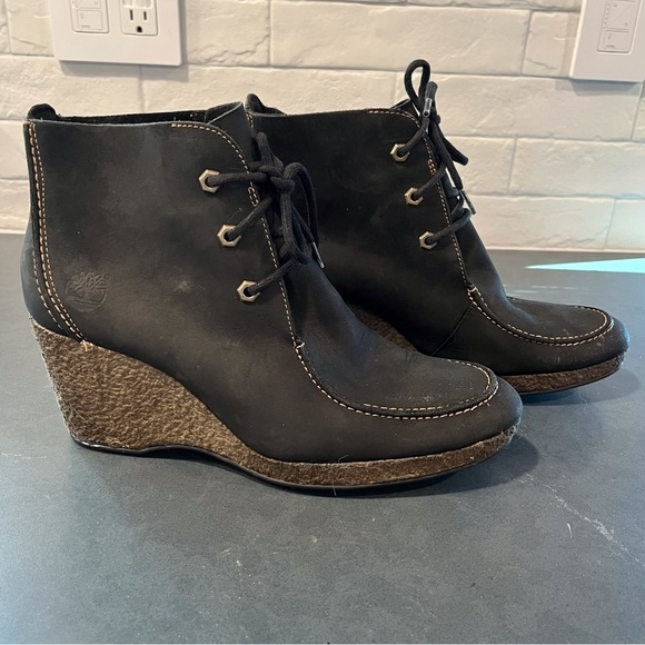 Timberland sz 9.5 monogram Wallaby black leather wedge booties - Picture 2 of 13